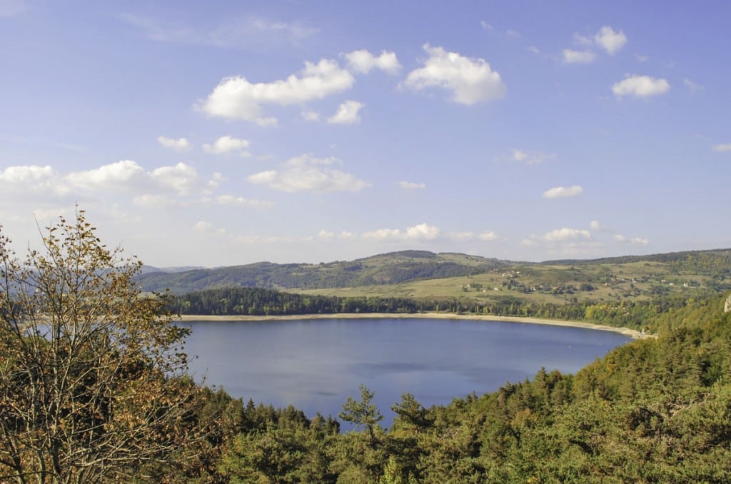 Le Lac d'Issarlès, joyau du plateau Ardèchois